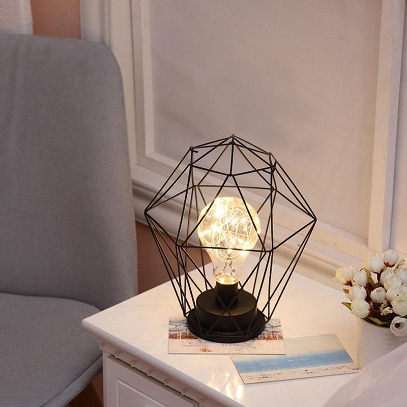 Geometrische Tischlampe